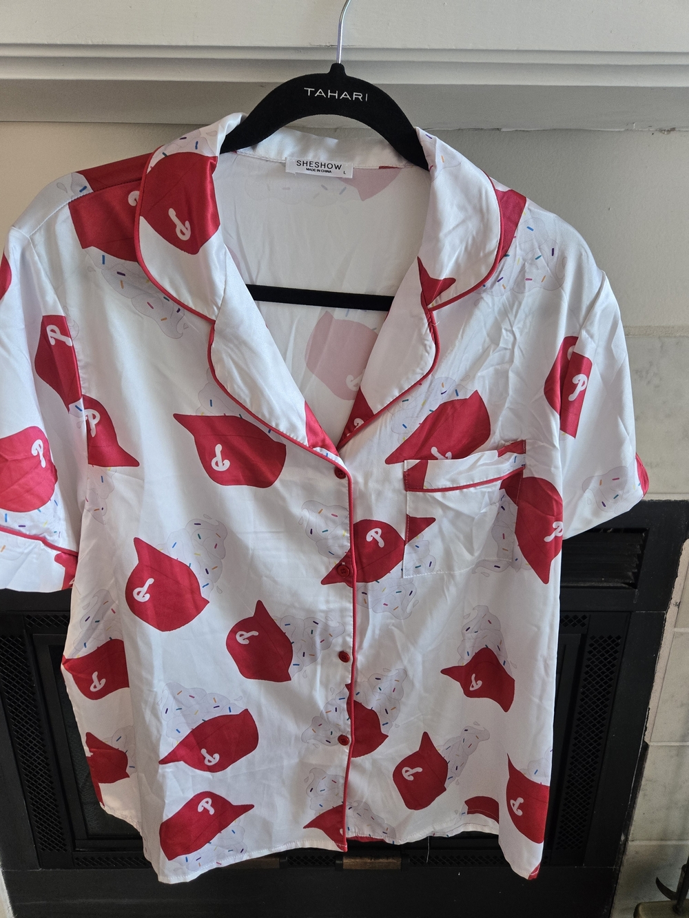 Sheshow White Short-Sleeve Button Pajama Top with Red Hat Print
